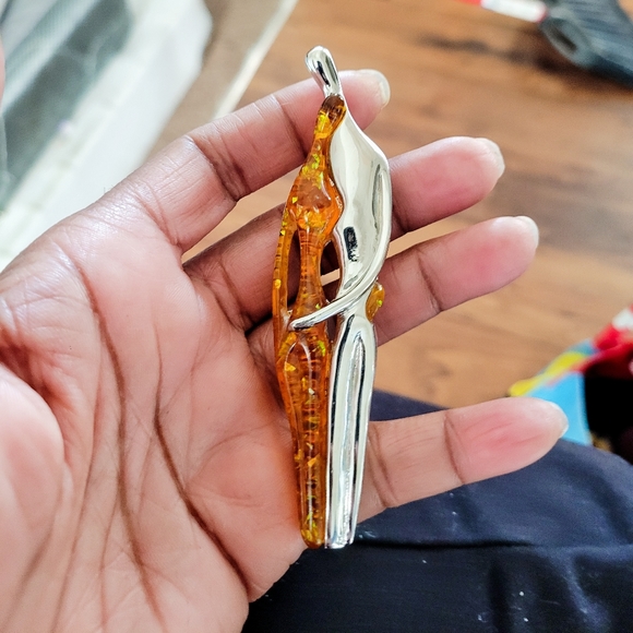 Vintage Jewelry - Unique Brooch